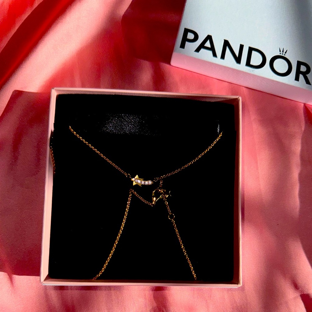 Pandora Gold chain shooting star necklace